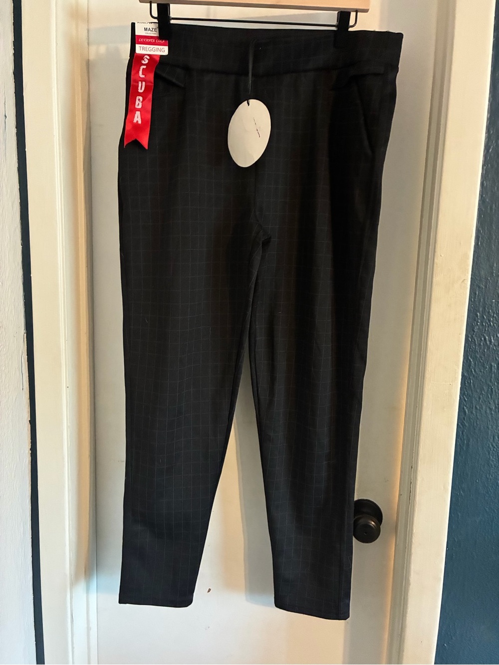 Women's Black Windowpane Skinny Treggings – Scuba Detail